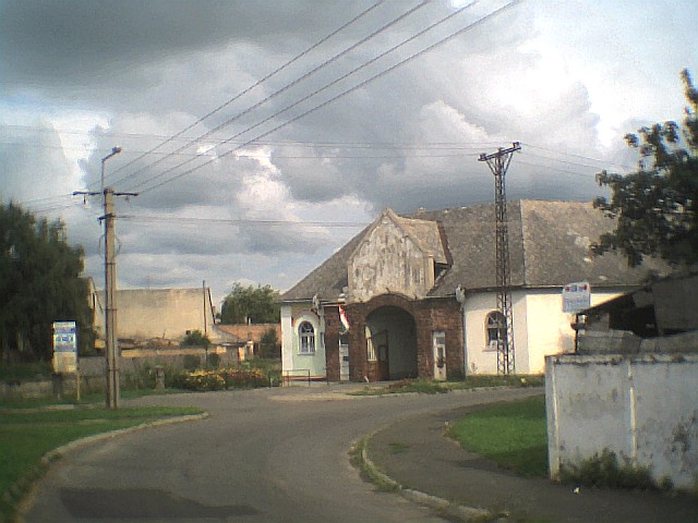A régi vasgyár a Kapos partján